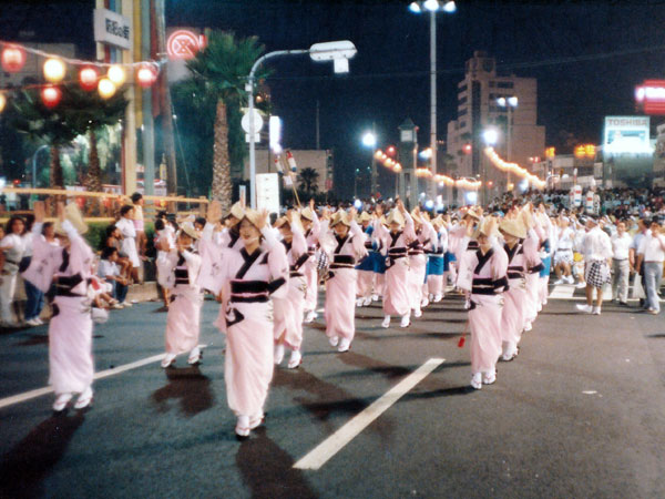 阿波踊り