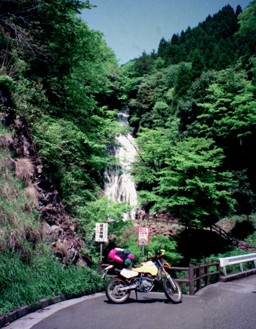 定光寺の滝